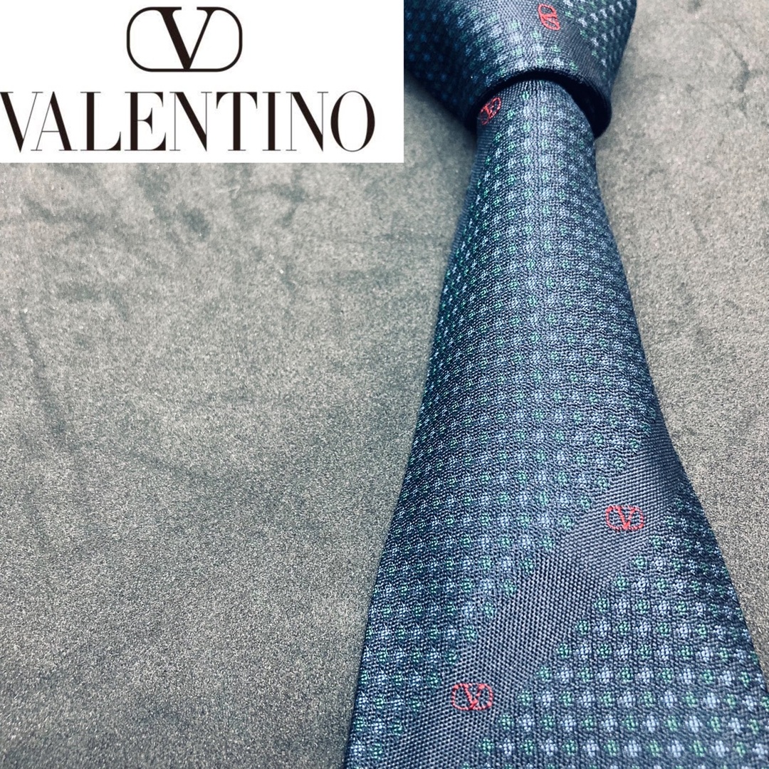 VALENTINO(ヴァレンティノ)の【美品】VALENTINO/ヴァレンティノ　ネクタイ　ネイビー　ロゴ有 メンズのファッション小物(ネクタイ)の商品写真
