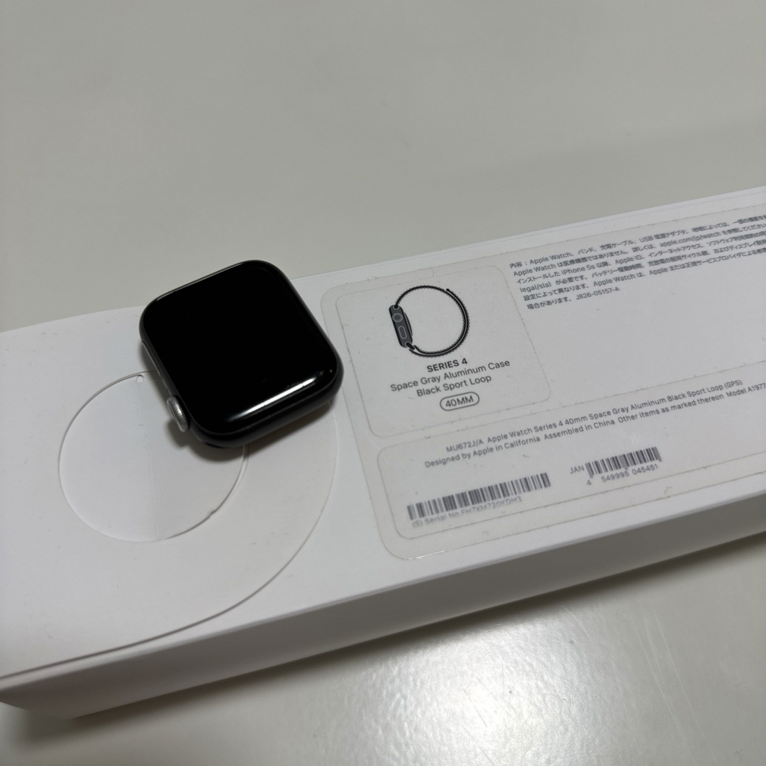 Apple Watch(アップルウォッチ)のApplewatch series4 スペースグレイ アルミニウム 40mm メンズの時計(腕時計(デジタル))の商品写真