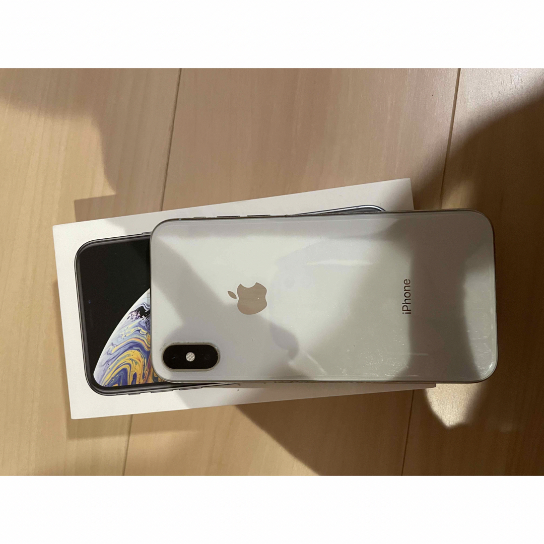 Apple - iPhone Xs Silver 64 GB docomoの通販 by みね's shop