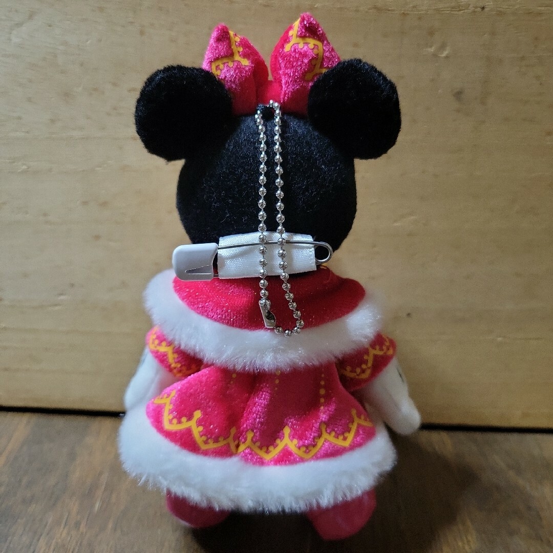 東京ディズニーランド『ミニーマウス・ぬいぐるみバッチ』ベルベットピンクドレス