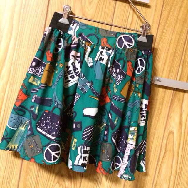 RETRO GIRL(レトロガール)の後ろZIPフレアスカート レディースのスカート(ミニスカート)の商品写真