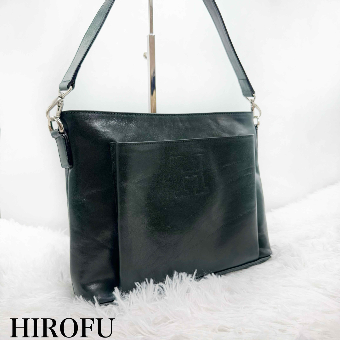 美品✨HIROFU ヒロフ レザー　ショルダーバッグ　肩がけ　ロゴ型押しのサムネイル