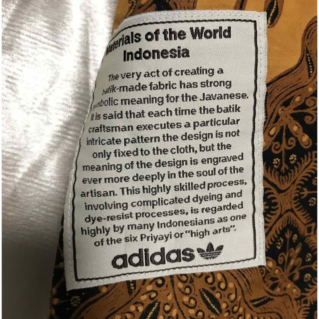 adidas(アディダス)のアディダス　万国旗タグジャージ メンズのトップス(ジャージ)の商品写真