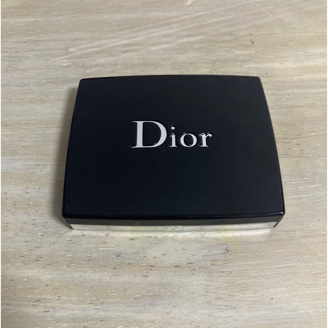 Christian Dior(クリスチャンディオール)のDiorサンククルールクチュール079ブラックボウ コスメ/美容のベースメイク/化粧品(アイシャドウ)の商品写真