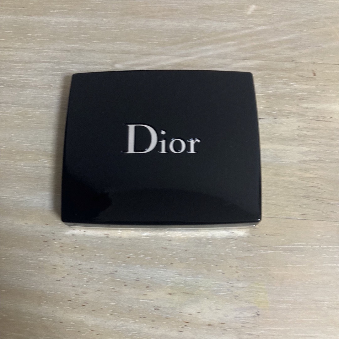 Christian Dior(クリスチャンディオール)のDiorサンククルールクチュール709アイコニックミューズ コスメ/美容のベースメイク/化粧品(アイシャドウ)の商品写真