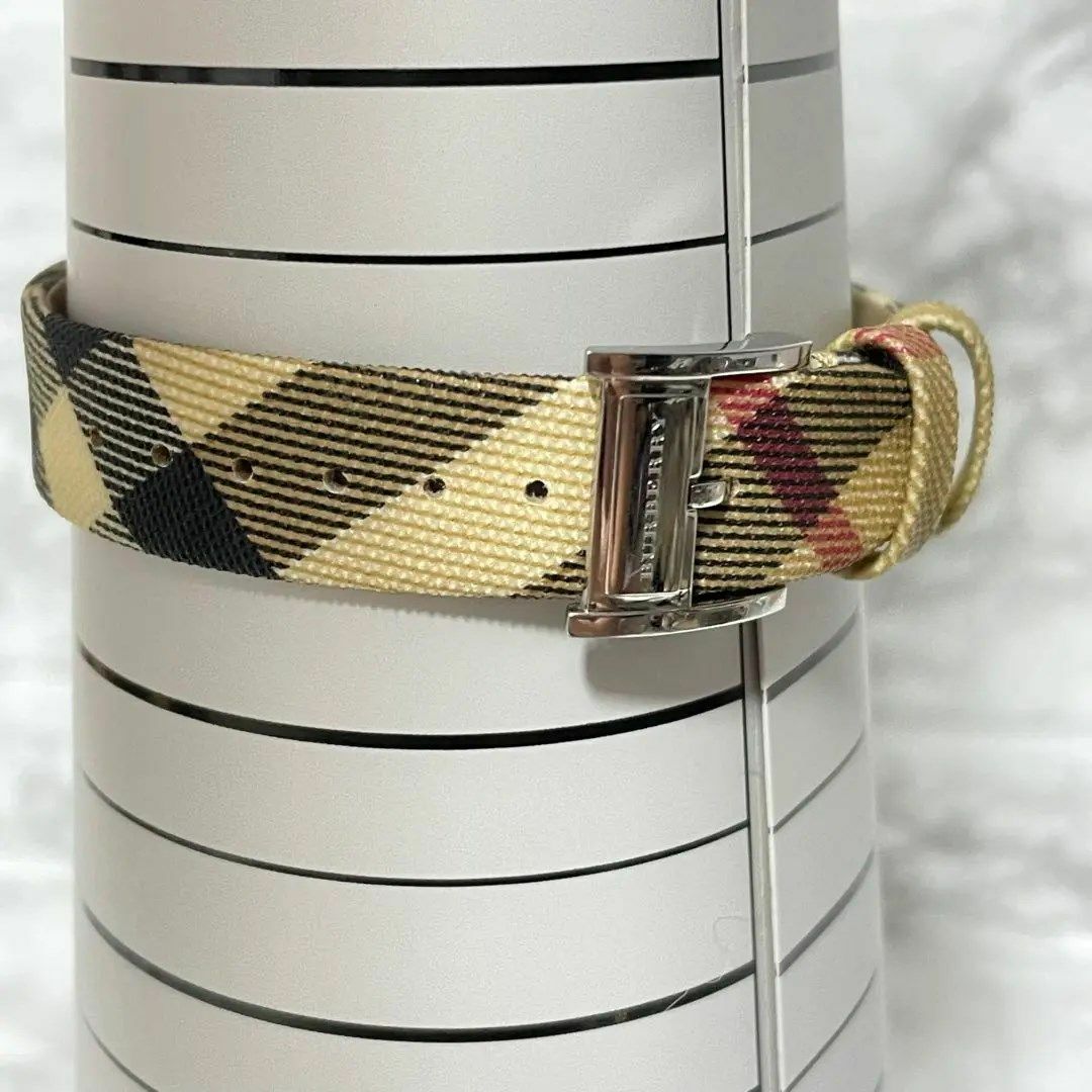 BURBERRY(バーバリー)の稼動品　純正ベルト　BURBERRY バーバリー　チェックベルト　腕時計　デイト レディースのファッション小物(腕時計)の商品写真