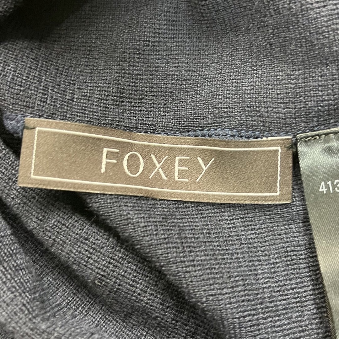 FOXEY(フォクシー)のFOXEY ニット　フォクシー 半袖ニット　トップス　極美品　40 ネイビー レディースのトップス(シャツ/ブラウス(半袖/袖なし))の商品写真