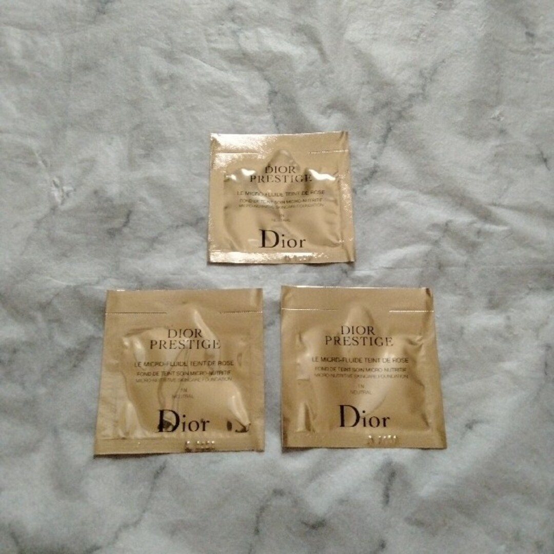 Dior(ディオール)の新品☆Diorディオール☆リキッッドファンデーション3点セット コスメ/美容のベースメイク/化粧品(ファンデーション)の商品写真