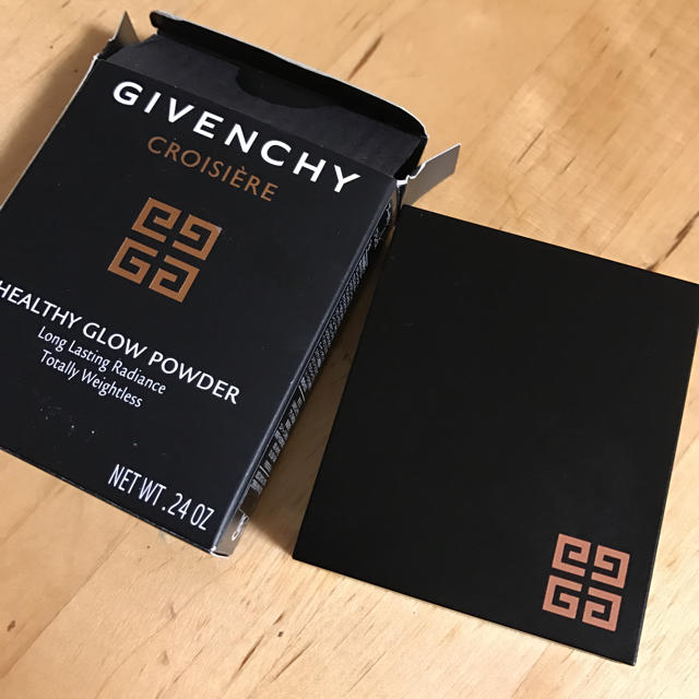 GIVENCHY(ジバンシィ)のPINK様  コスメ/美容のベースメイク/化粧品(フェイスパウダー)の商品写真