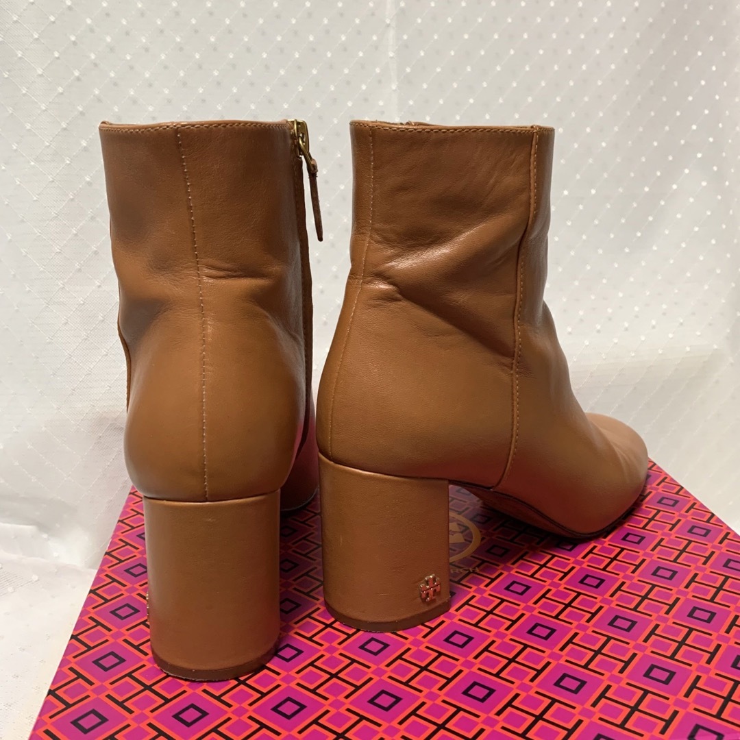 Tory Burch(トリーバーチ)のTORY BURCH トリーバーチ BROOKE 70MM BOOTIE レディースの靴/シューズ(ブーティ)の商品写真