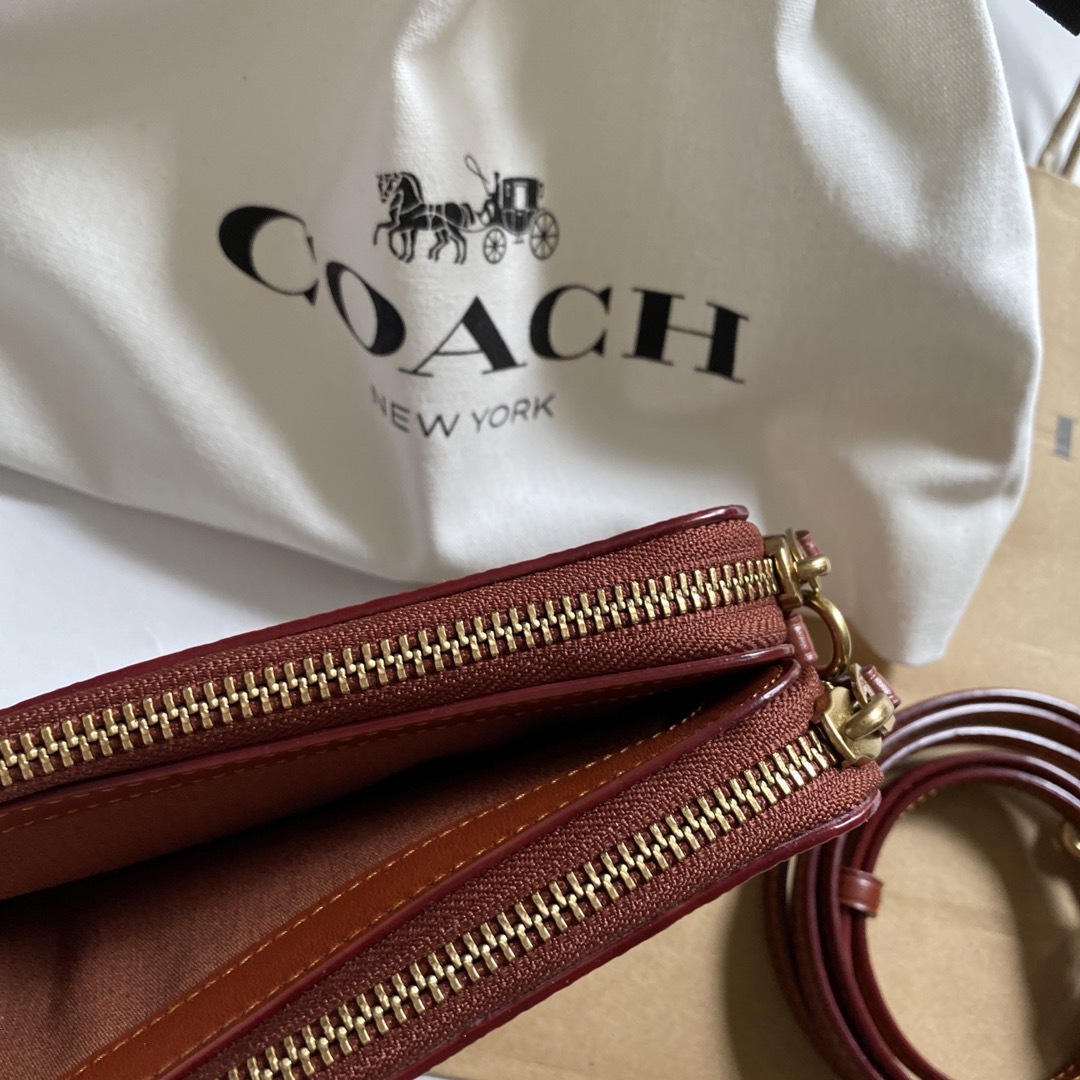 COACH(コーチ)のCOACH】キラ クロスボディ・シグネチャー キャンバス・レキシー プリント レディースのバッグ(ショルダーバッグ)の商品写真