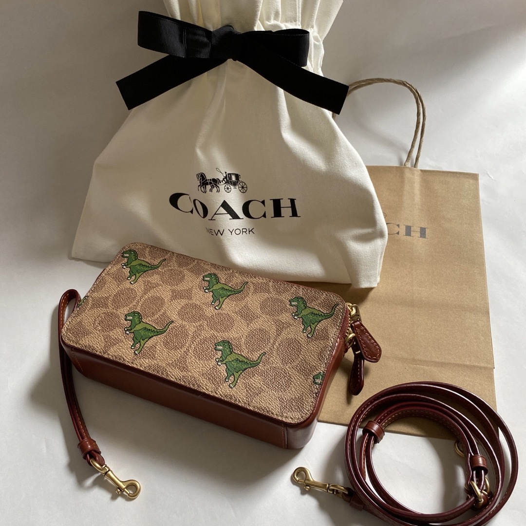 COACH(コーチ)のCOACH】キラ クロスボディ・シグネチャー キャンバス・レキシー プリント レディースのバッグ(ショルダーバッグ)の商品写真