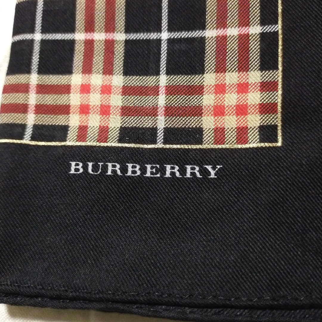 BURBERRY(バーバリー)のバーバリーハンカチ　ブラック×チェック　新品 レディースのファッション小物(ハンカチ)の商品写真