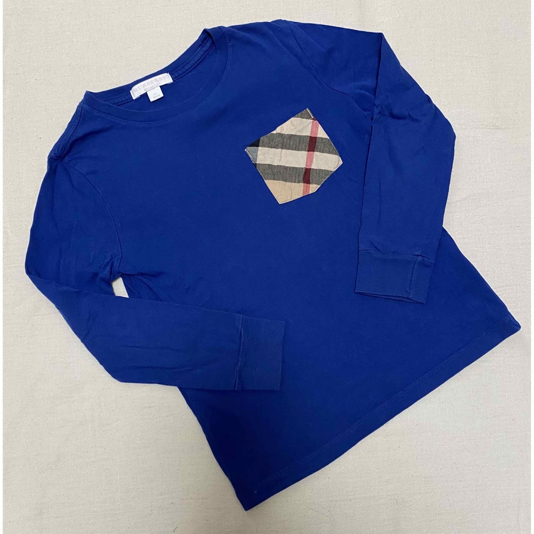 BURBERRY(バーバリー)のバーバリー☆ノバチェックポケット長袖Tシャツ(130)ロンT キッズ/ベビー/マタニティのキッズ服男の子用(90cm~)(Tシャツ/カットソー)の商品写真