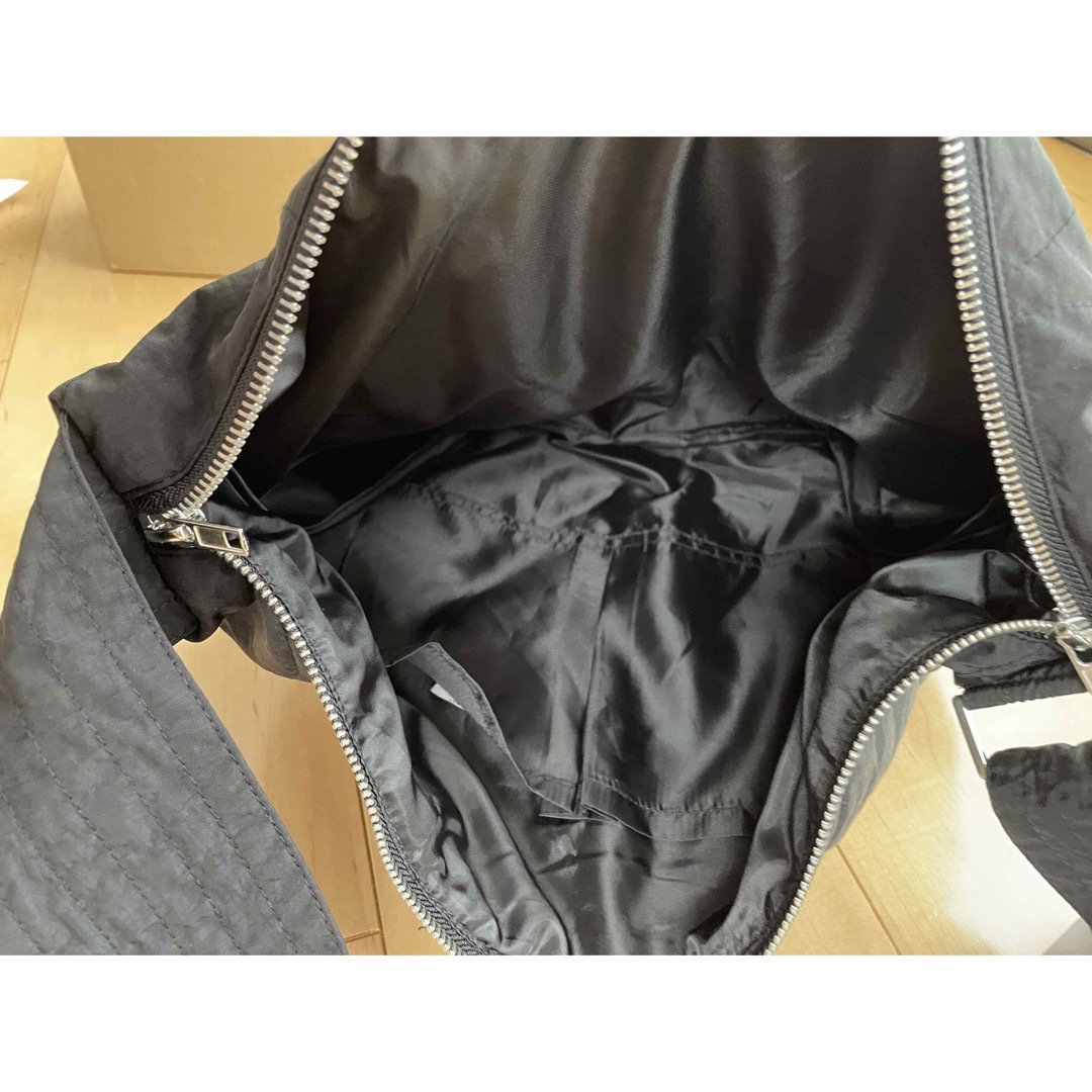 エシカ ESICA ナイロンタフタキルトステッチショルダーバッグ　ブラック レディースのバッグ(ショルダーバッグ)の商品写真