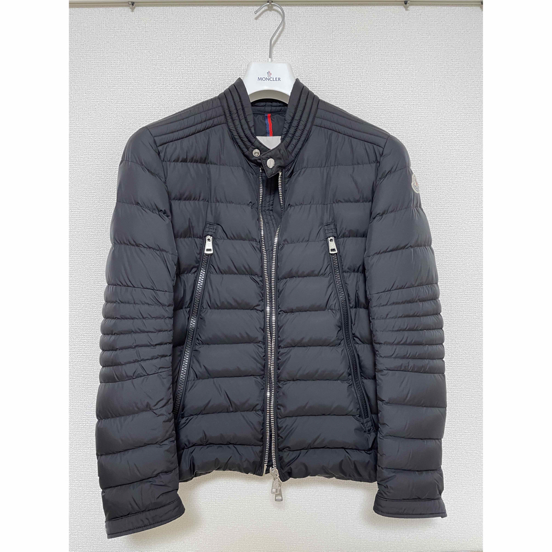 モンクレール　MONCLER