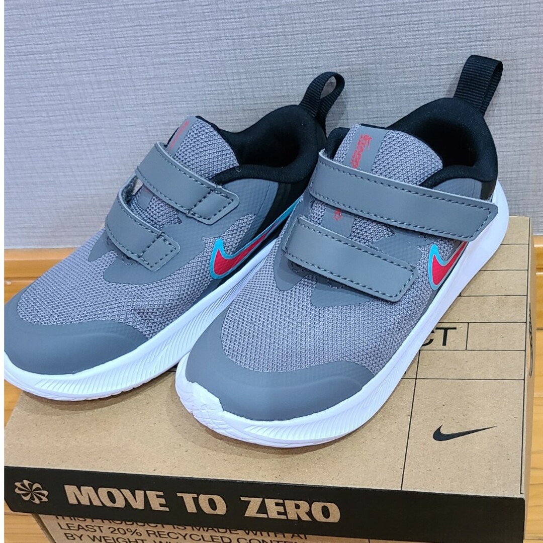 NIKE(ナイキ)のナイキ NIKE  キッズ スニーカー 16センチ キッズ/ベビー/マタニティのキッズ靴/シューズ(15cm~)(スニーカー)の商品写真