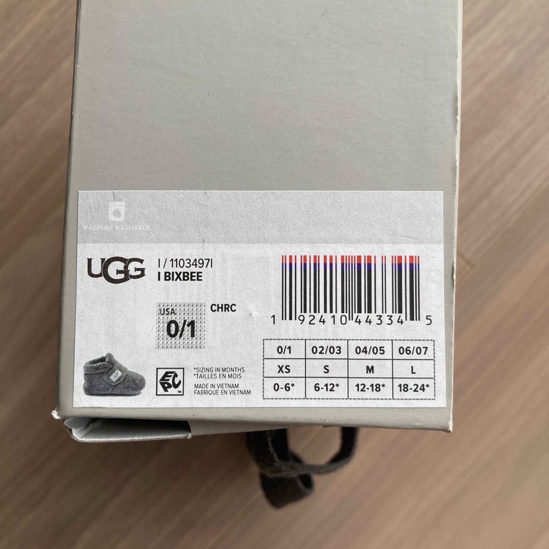 UGG(アグ)の新品未使用UGGベビー靴 キッズ/ベビー/マタニティのベビー靴/シューズ(~14cm)(ブーツ)の商品写真