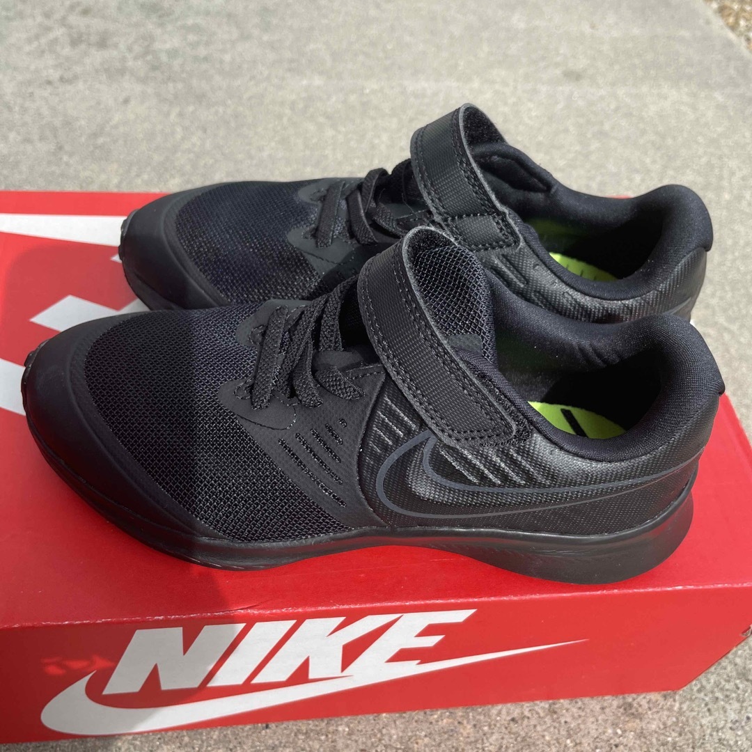 NIKE(ナイキ)のNIKE 子供靴　20.0センチ キッズ/ベビー/マタニティのキッズ靴/シューズ(15cm~)(スニーカー)の商品写真