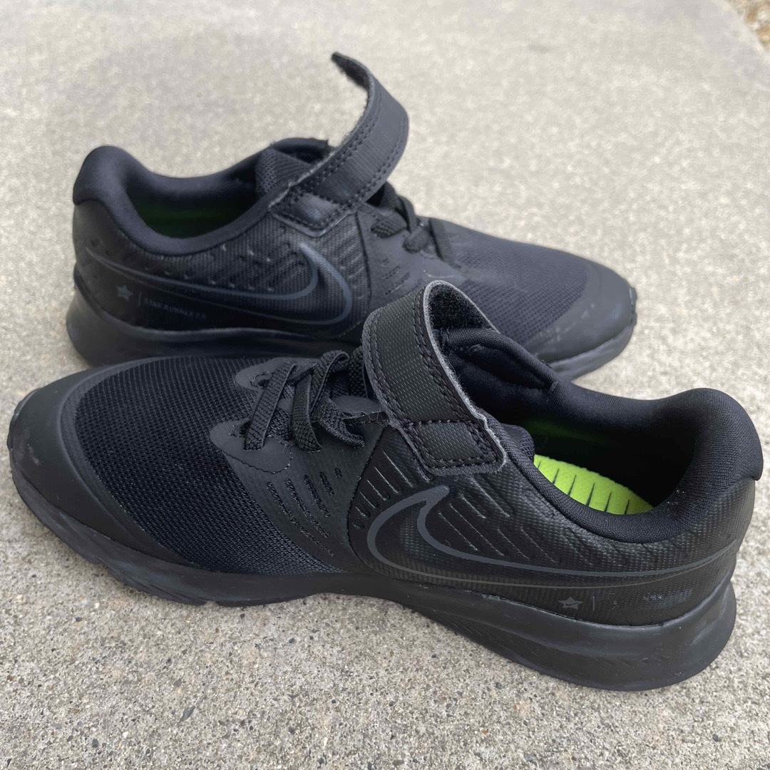 NIKE(ナイキ)のNIKE 子供靴　20.0センチ キッズ/ベビー/マタニティのキッズ靴/シューズ(15cm~)(スニーカー)の商品写真