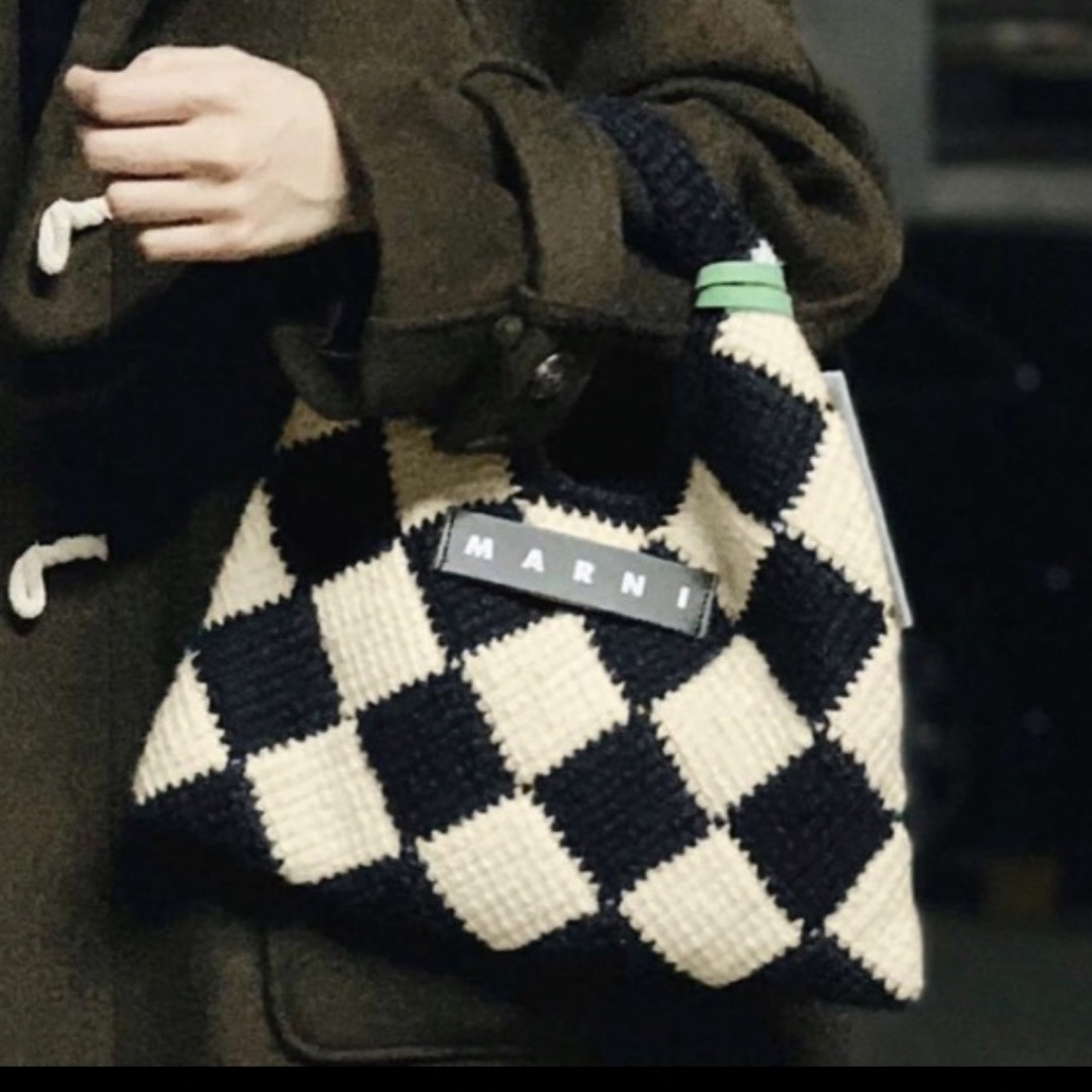 新品 MARNI マルニマーケット ニット スモールウールバッグ - バッグ 新品 MARNI マルニマーケット ニット スモールウールバッグ - バッグ