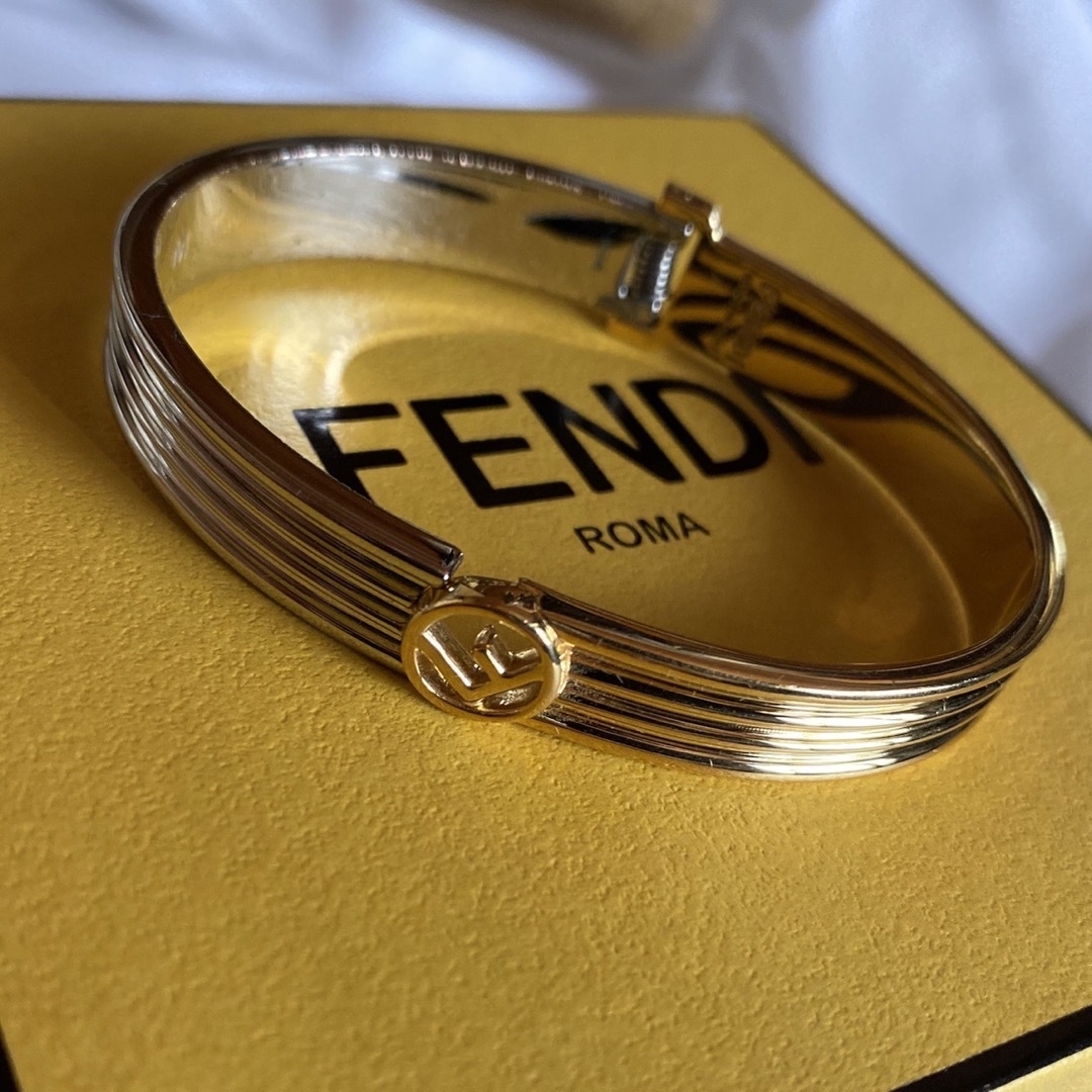 FENDI バイカラー　バングル　ブレスレット　シルバー　ゴールド