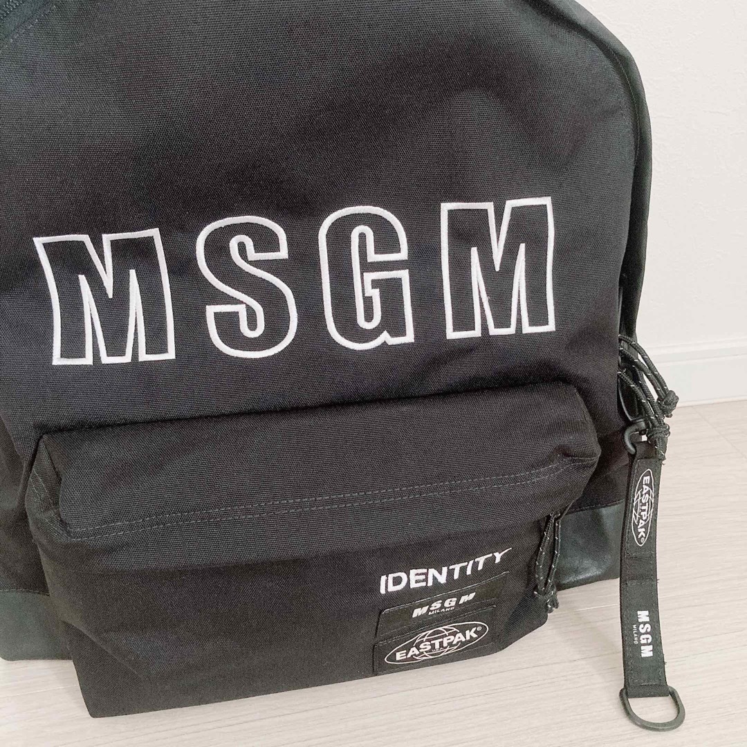 MSGM(エムエスジイエム)の美品 MSGM × EASTPAK バックパッ MS2540MZ200 メンズのバッグ(バッグパック/リュック)の商品写真