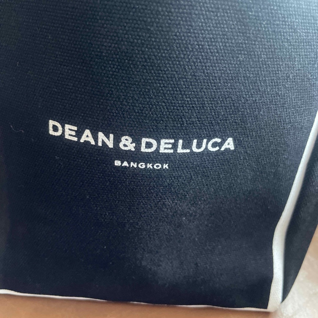 DEAN & DELUCA(ディーンアンドデルーカ)のSALE レア❣️デューン＆デリカ　エコバック　タイ限定❣️ レディースのバッグ(エコバッグ)の商品写真