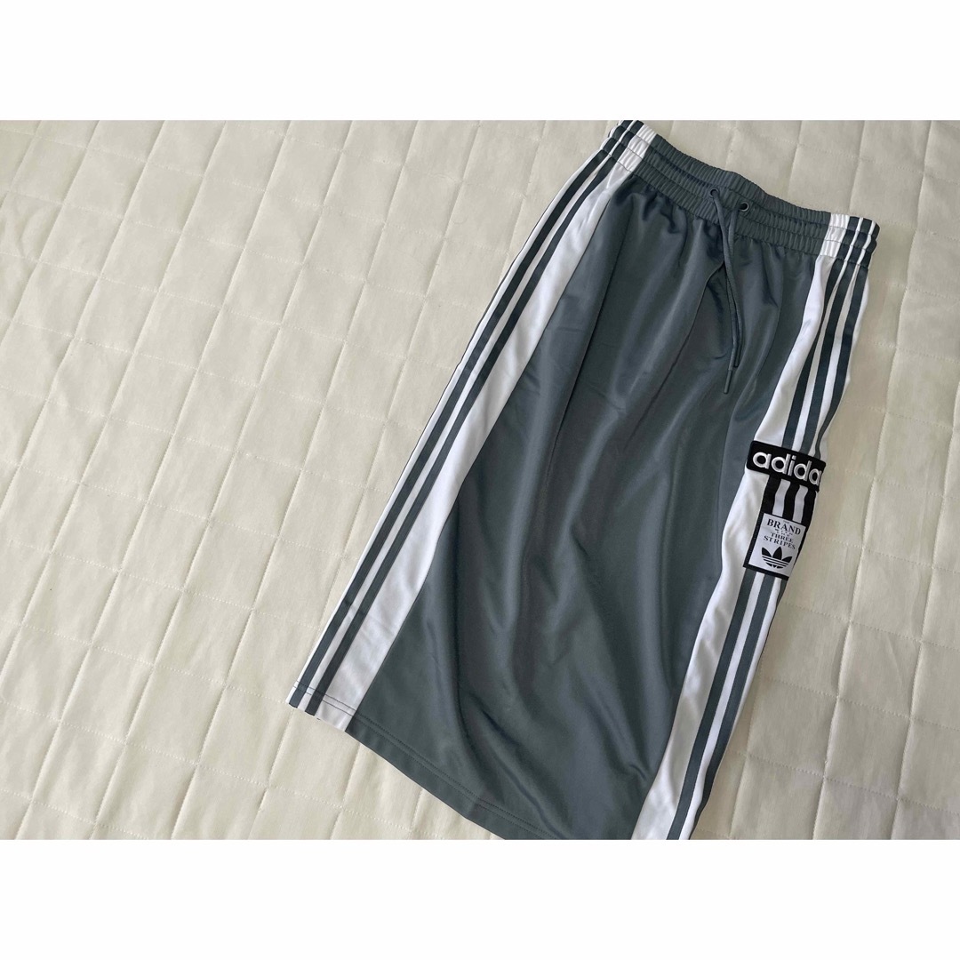adidas(アディダス)の【水通しのみ】adidas アディダス ロングスカート サイドスナップボタン レディースのスカート(ロングスカート)の商品写真