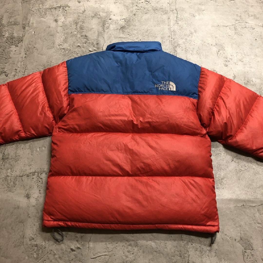 THE NORTH FACE(ザノースフェイス)のザノースフェイス　ダウンジャケット　レッド　メンズS　700フィル　ヌプシ メンズのジャケット/アウター(ダウンジャケット)の商品写真