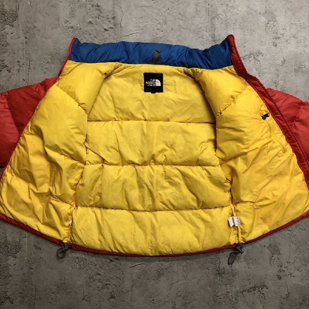 THE NORTH FACE(ザノースフェイス)のザノースフェイス　ダウンジャケット　レッド　メンズS　700フィル　ヌプシ メンズのジャケット/アウター(ダウンジャケット)の商品写真