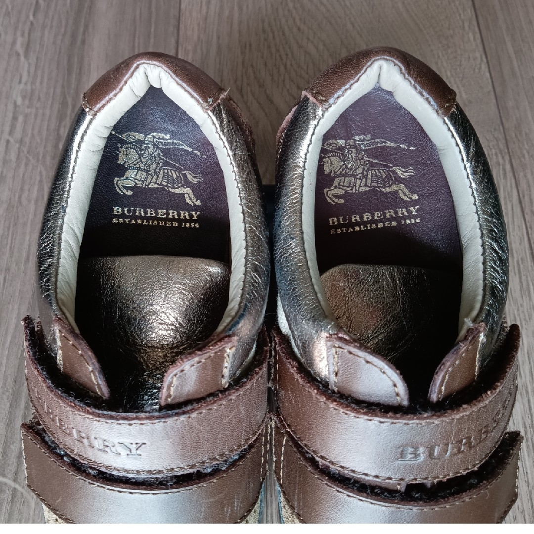 BURBERRY(バーバリー)のBURBERRY　バーバリー　子供靴　スニーカー　16cm　イタリア製 キッズ/ベビー/マタニティのキッズ靴/シューズ(15cm~)(スニーカー)の商品写真
