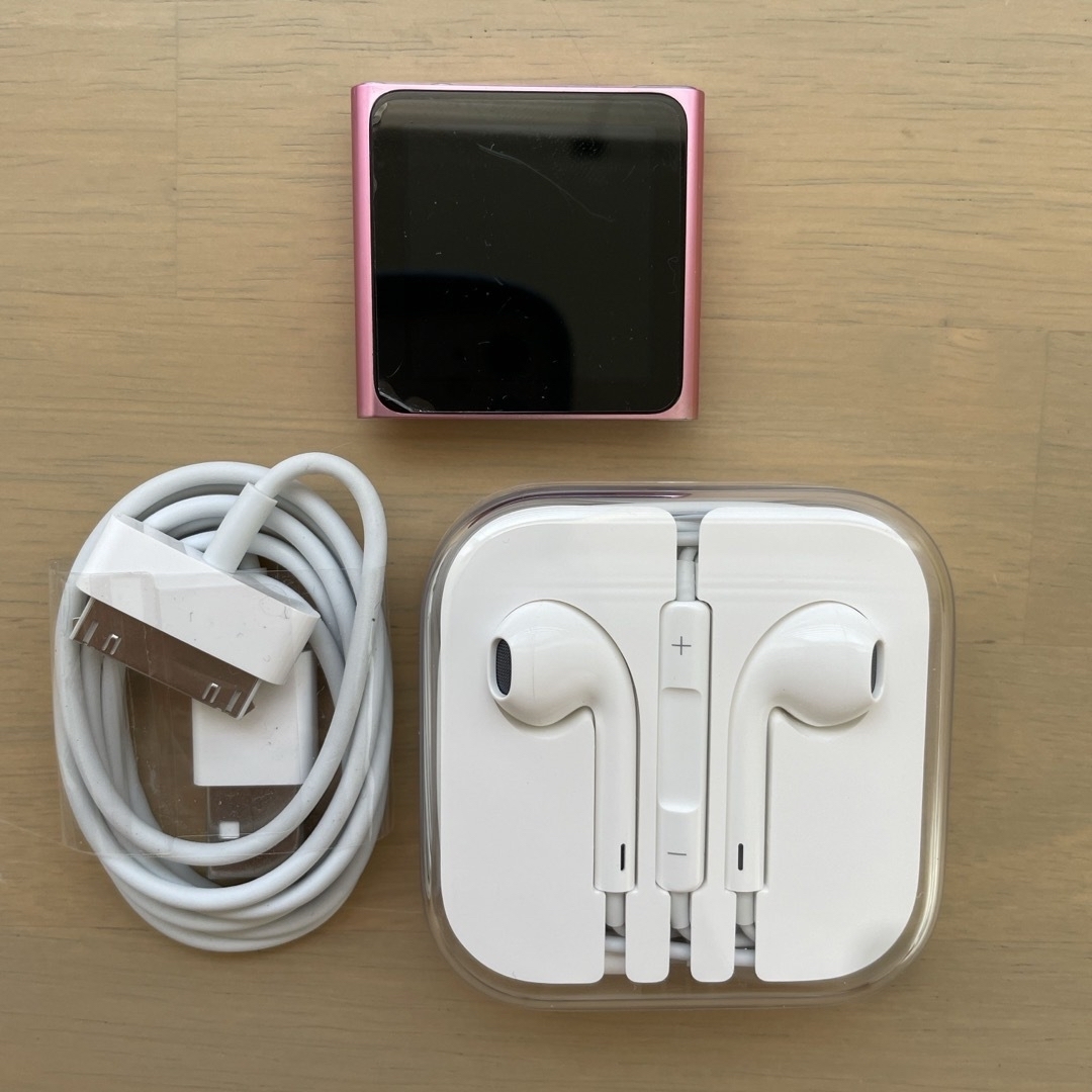 Apple(アップル)のipod nano 第6世代 16GB ピンク    未使用イヤホン、充電器付き スマホ/家電/カメラのオーディオ機器(ポータブルプレーヤー)の商品写真