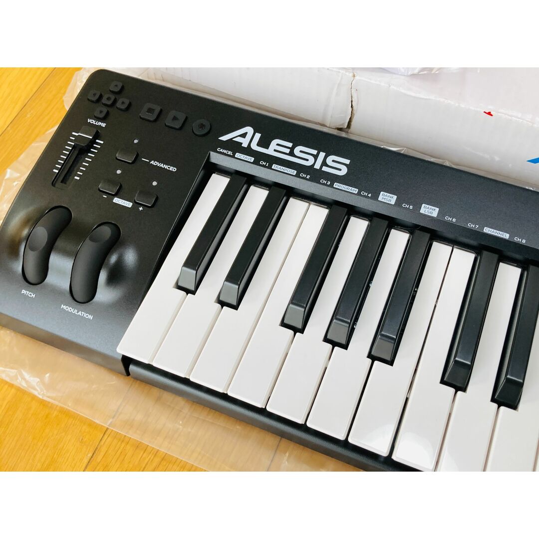 美品★Alesis(アレシス) MIDIキーボード USBコントローラー 49鍵 フルサイズ ベロシティ対応 Q49 MKII リプロス 楽器 器材 音響機器 送料無料 2