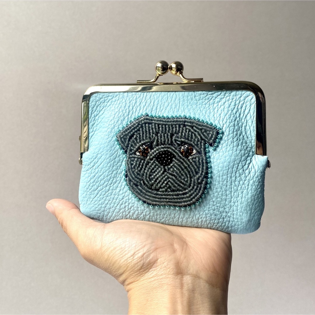 【ビーズ刺繍】パグのがま口財布　ブラック レディースのファッション小物(コインケース)の商品写真