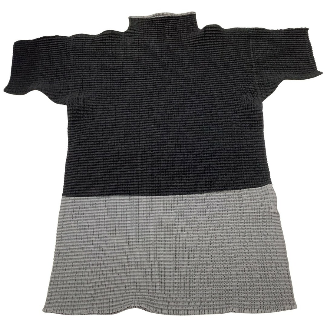 ♪♪ISSEY MIYAKE イッセイミヤケ ワッフル カットソー SIZE 2  IM42FJ254 ブラック×グレー