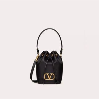 ヴァレンティノ(VALENTINO)のVロゴ シグネチャー ナッパレザー ミニ バケットバッグ(ショルダーバッグ)