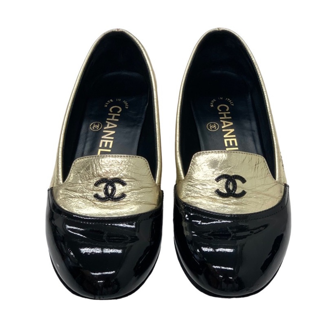 CHANEL(シャネル)のシャネル CHANEL ローファー 革靴 靴 シューズ ココマーク レザー パテント ゴールド ブラック レディースの靴/シューズ(ローファー/革靴)の商品写真