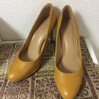 チャールズアンドキース(Charles and Keith)のチャールズアンドキース イエローパンプス(ハイヒール/パンプス)