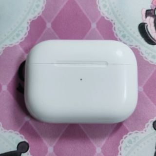 アップル(Apple)のApple AirPods Pro 充電ケースのみ 827(ヘッドフォン/イヤフォン)