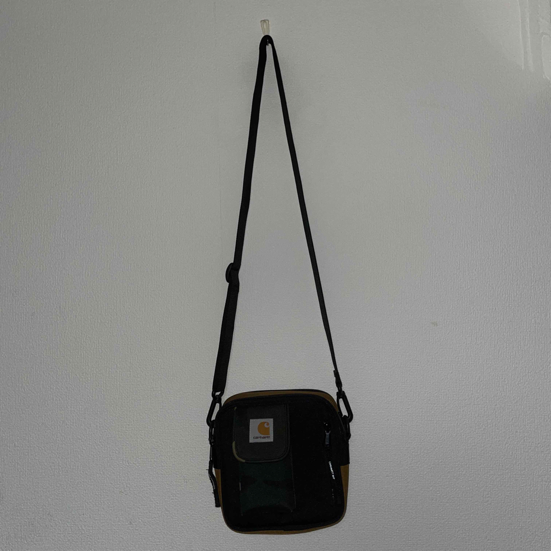 carhartt(カーハート)のカーハート　ショルダーバッグ　Carhartt 迷彩　ベージュ メンズのバッグ(ショルダーバッグ)の商品写真