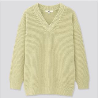 ユニクロ(UNIQLO)のvネックニット(ニット/セーター)