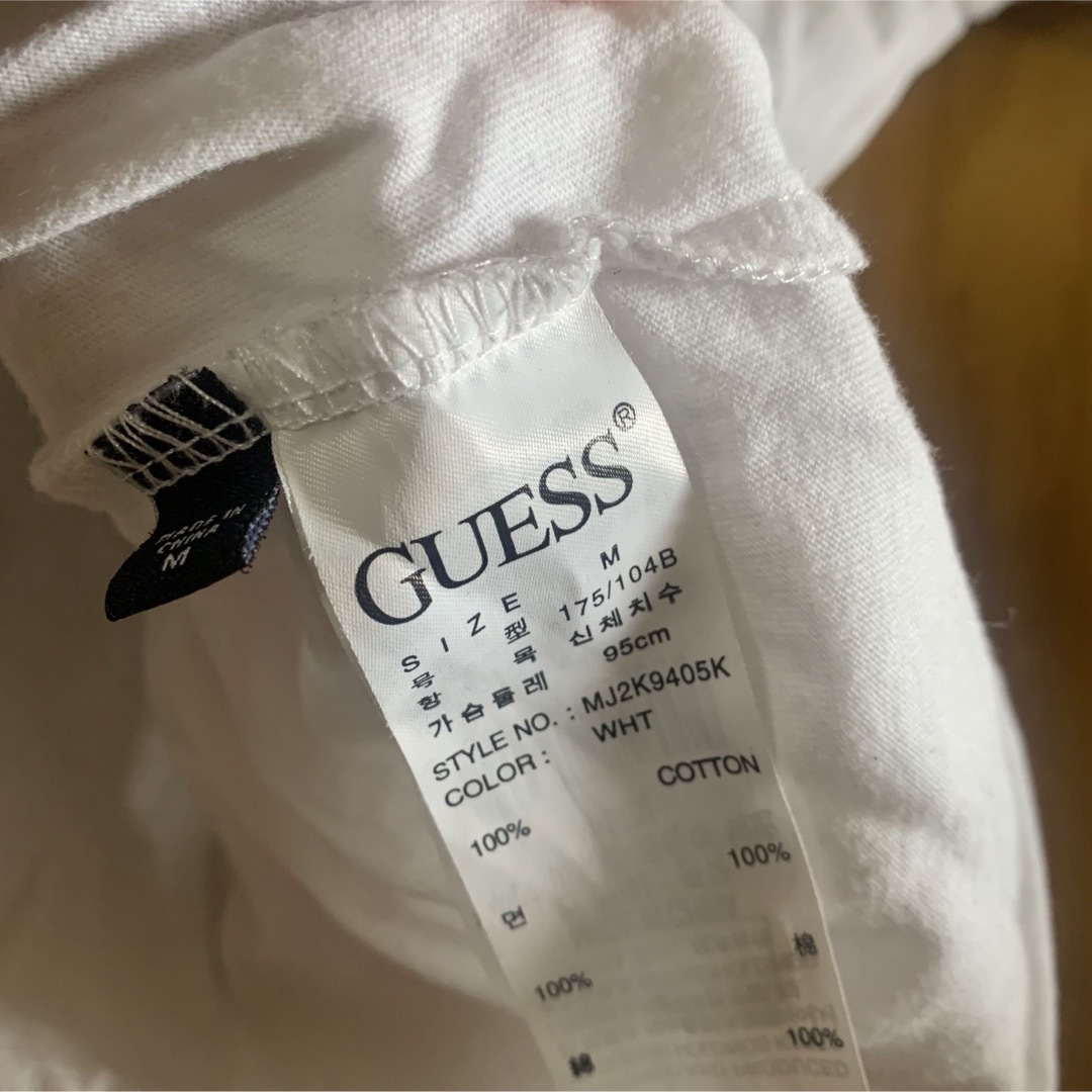 GUESS(ゲス)の⚪️guess半袖TシャツM レディースのトップス(Tシャツ(半袖/袖なし))の商品写真