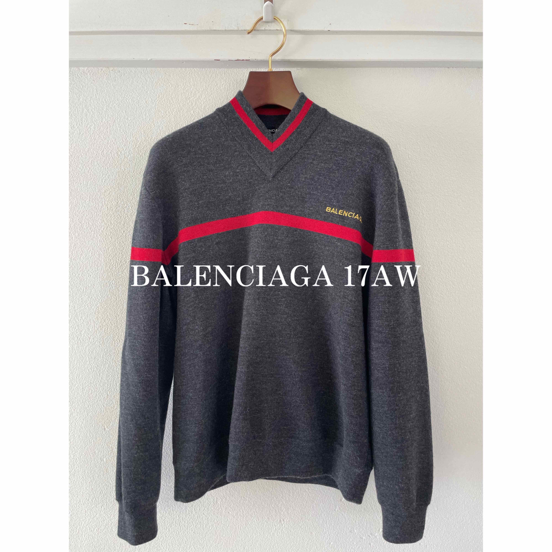 メンズBalenciaga 17AW Vネックニット　刺繍ロゴ　ニット　セーター