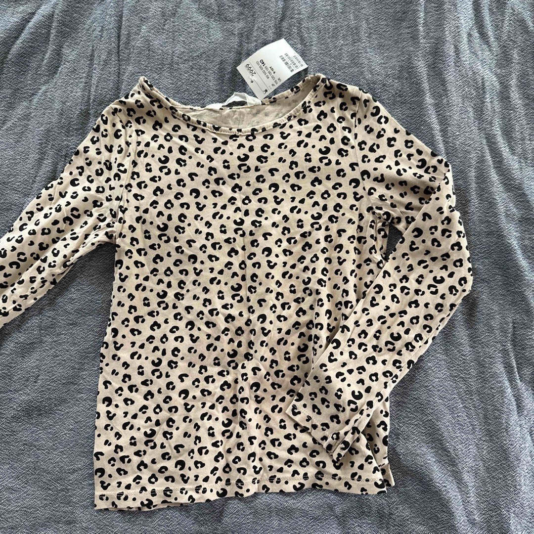 H&M(エイチアンドエム)のトップス140 キッズ/ベビー/マタニティのキッズ服女の子用(90cm~)(Tシャツ/カットソー)の商品写真