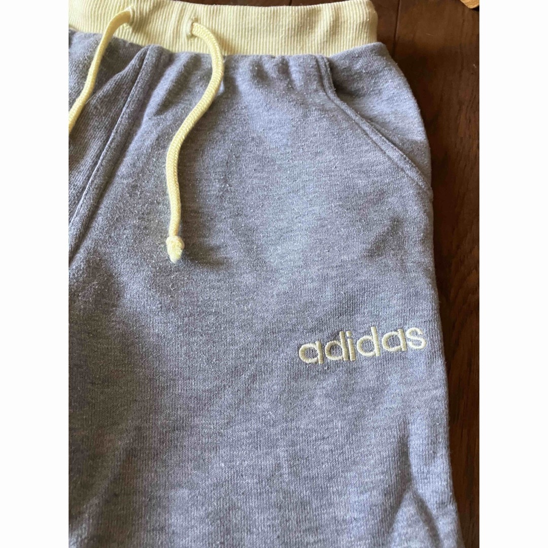 adidas(アディダス)のアディダス  スエット　7分丈　パンツ　130 キッズ/ベビー/マタニティのキッズ服男の子用(90cm~)(パンツ/スパッツ)の商品写真