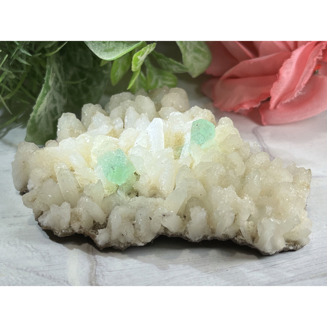 天使の水晶✨　グリーンアポフィライト　スティルバイト ラフストーン　魚眼石　原石クリスタル