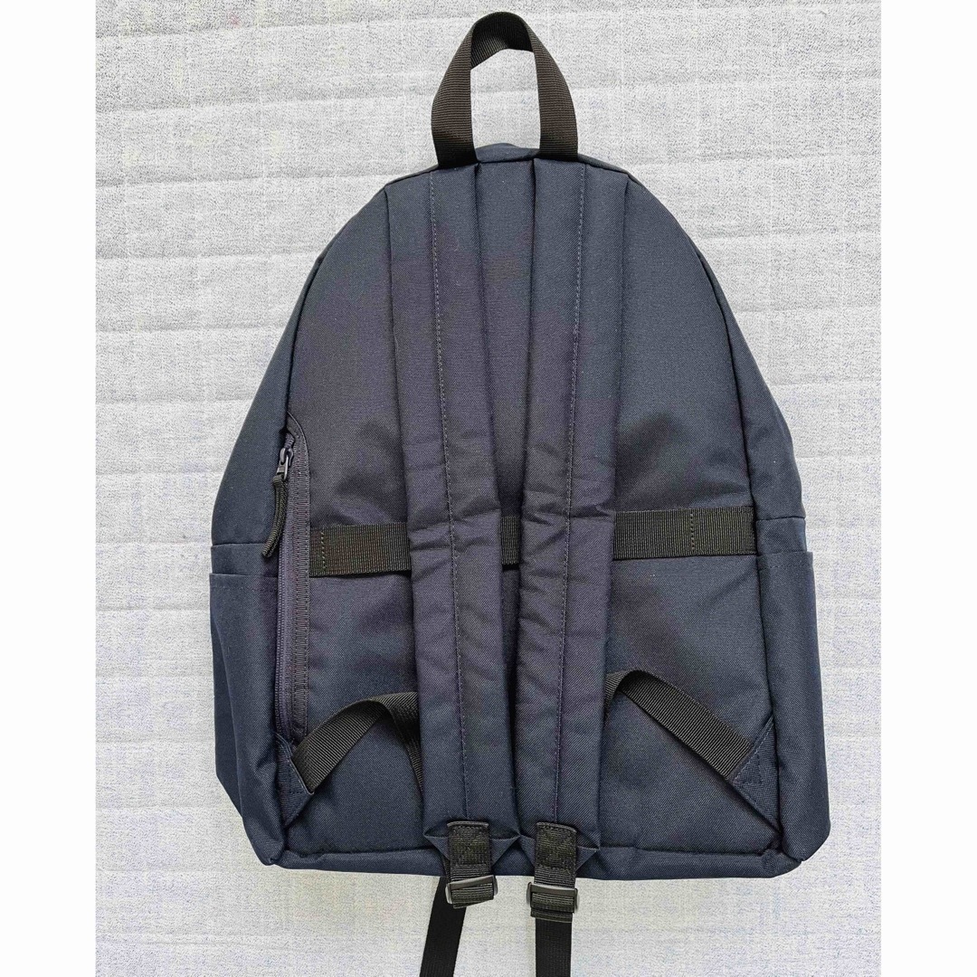 MUJI (無印良品)(ムジルシリョウヒン)の無印良品　肩の負担を軽くするリュック　ネイビー レディースのバッグ(リュック/バックパック)の商品写真