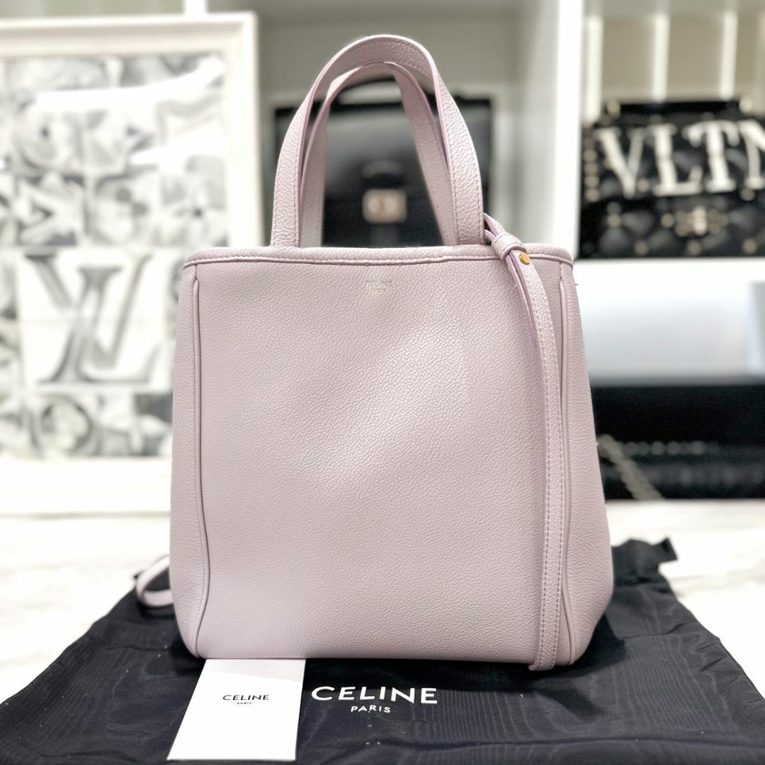 celine(セリーヌ)のセリーヌ　スモールフォールド　カバ　2way　ハンドバッグ　ライトパープル レディースのバッグ(ハンドバッグ)の商品写真