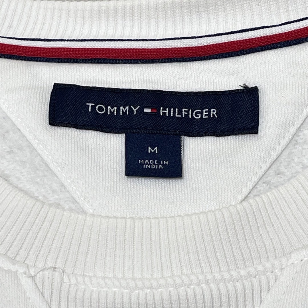 TOMMY HILFIGER(トミーヒルフィガー)の簡単コーデの必須アイテム！トミーヒルフィガーのシンプルホワイトスウェット(M) メンズのトップス(スウェット)の商品写真